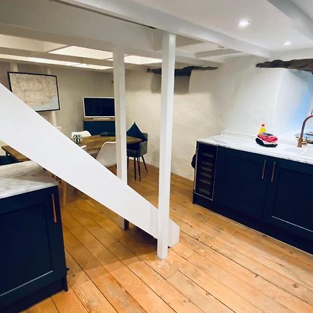 Spindrift Is A Beautiful Newly Refurbished Three Bedroom Private Family House Located On The Old Harbour And The Coastal Path In The Heart Of Beautiful Полперо Екстериор снимка