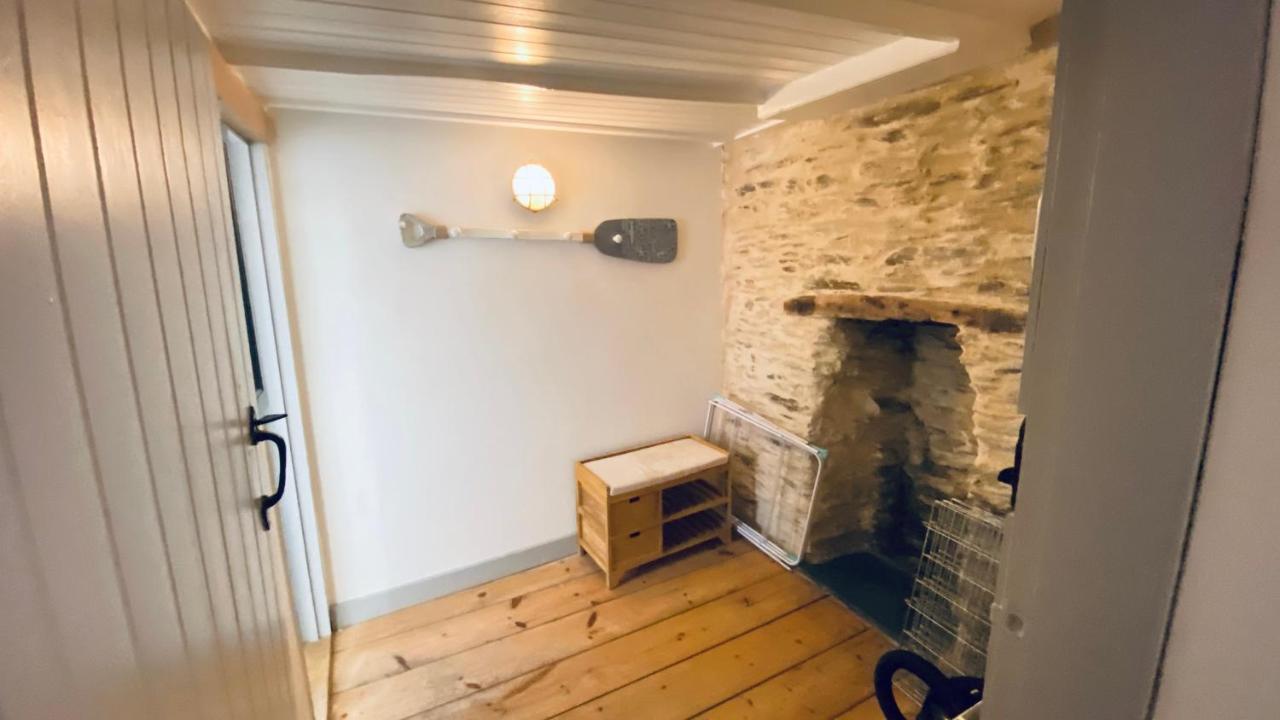 Spindrift Is A Beautiful Newly Refurbished Three Bedroom Private Family House Located On The Old Harbour And The Coastal Path In The Heart Of Beautiful Полперо Екстериор снимка