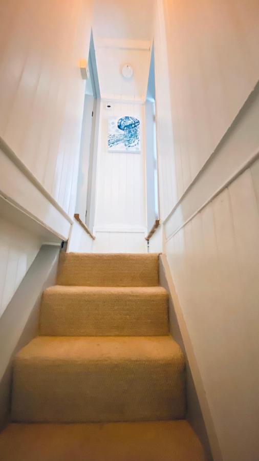 Spindrift Is A Beautiful Newly Refurbished Three Bedroom Private Family House Located On The Old Harbour And The Coastal Path In The Heart Of Beautiful Полперо Екстериор снимка