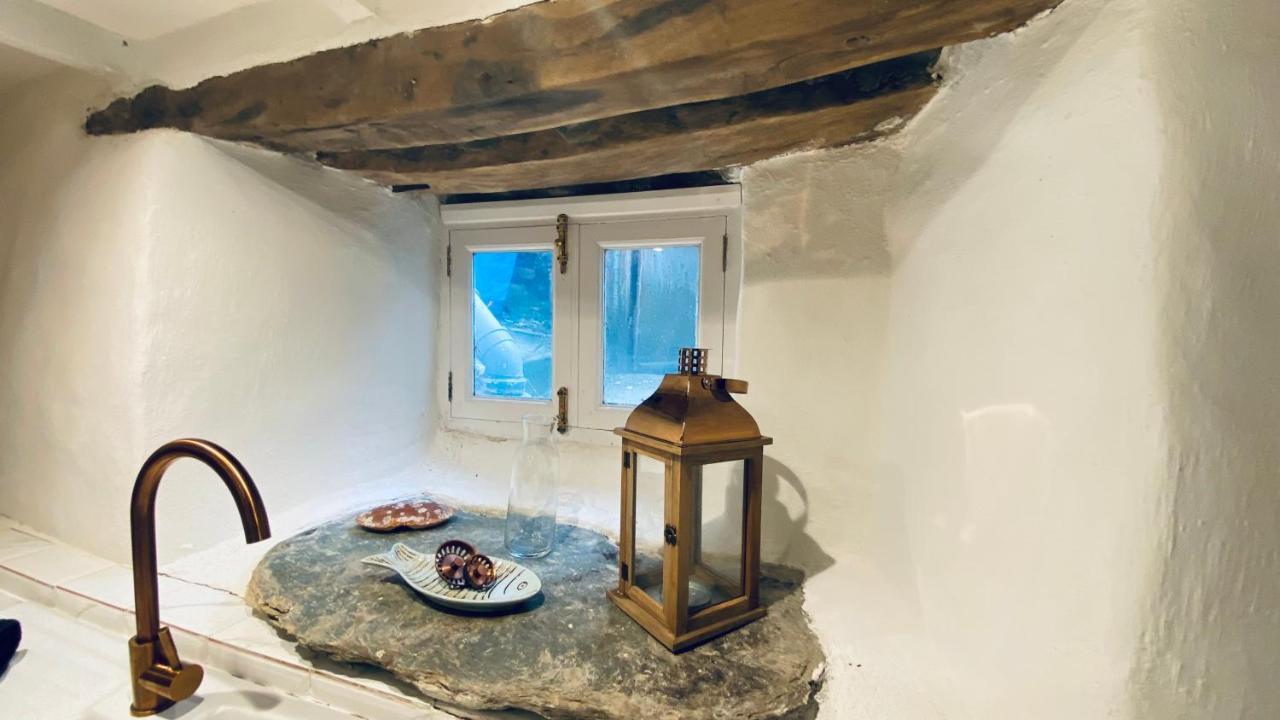 Spindrift Is A Beautiful Newly Refurbished Three Bedroom Private Family House Located On The Old Harbour And The Coastal Path In The Heart Of Beautiful Полперо Екстериор снимка